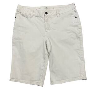 St.John's Bay White Cuffed Bermuda Shorts women’s size 16